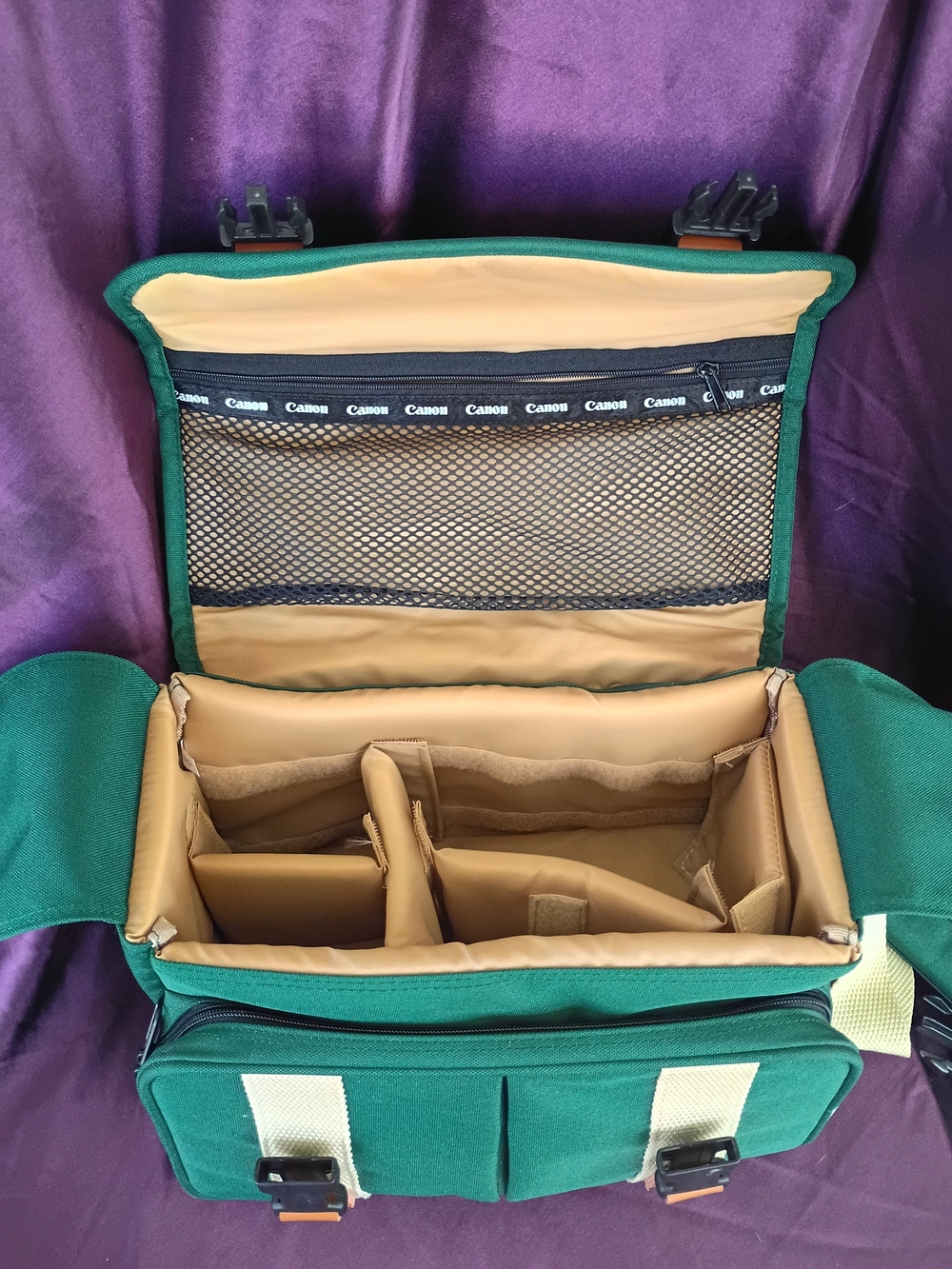 Canon Green Canvas Camera Bag with Cream Straps - Picture 7 of 10